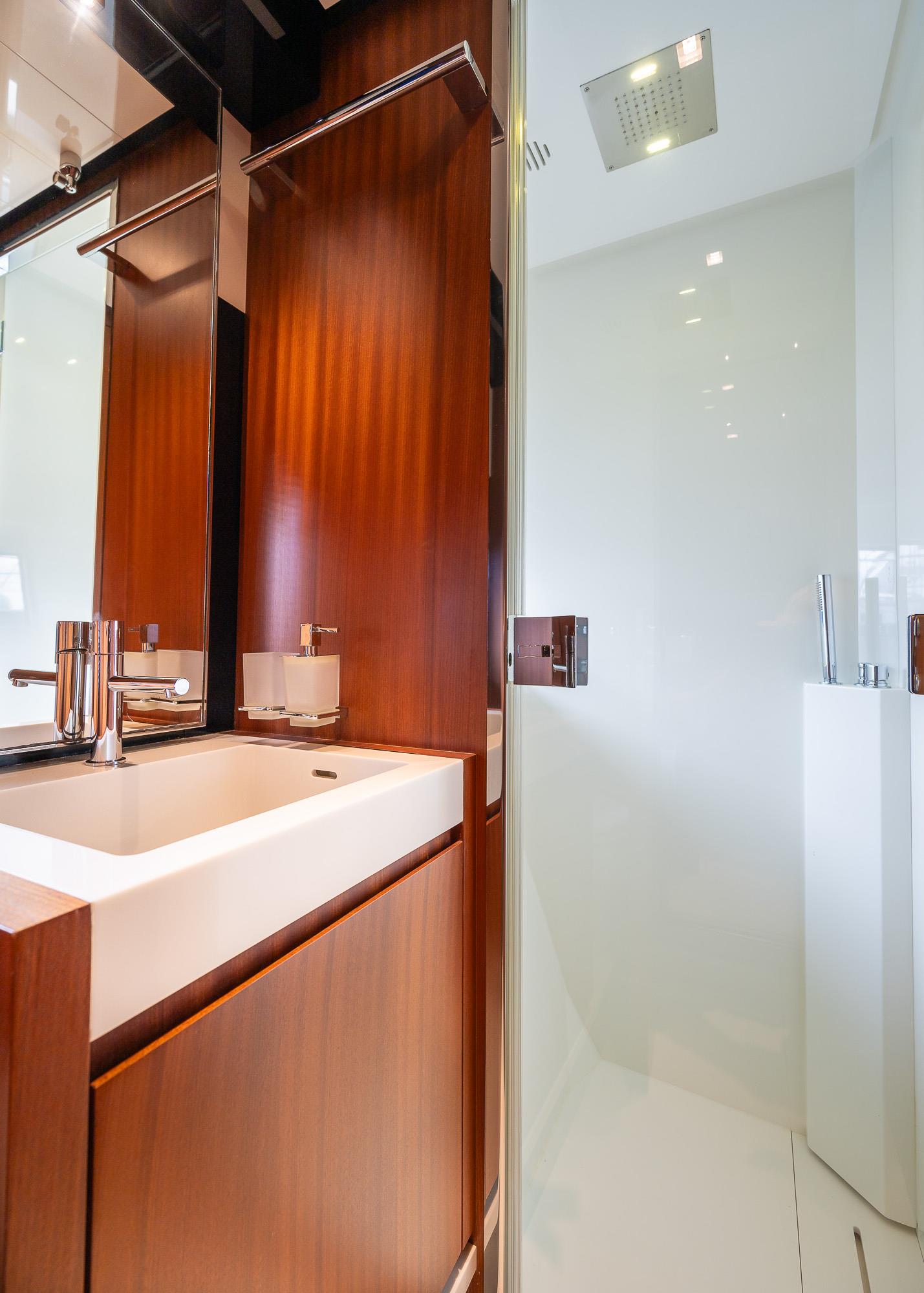 2019 RIVA 66' RIBELLE 